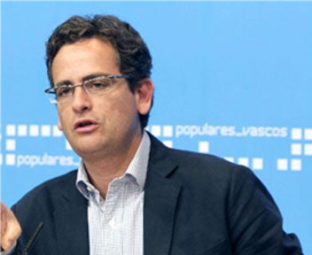 Antonio Basagoiti: "¿Qué hacemos con una formación ilegalizada que está en los ayuntamientos? " Antonio Basagoiti: "¿Qué hacemos con una formación ilegalizada que está en los ayuntamientos? "
