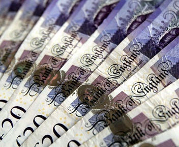 La libra cae un 8% y los mercados asiáticos empiezan a acusar el Brexit La libra cae un 8% y los mercados asiáticos empiezan a acusar el Brexit