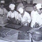 Los pasteleros se esfuerzan en la producción del Roscón de Reyes