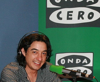 Escuche a sus vecinos con Juan Valderrama Escuche a sus vecinos con Juan Valderrama