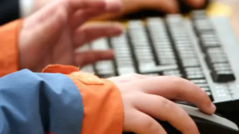 La seguridad de los menores en Internet La seguridad de los menores en Internet