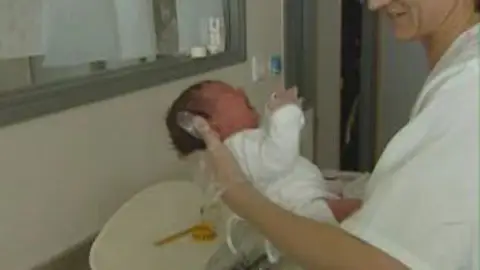 Ayudas a la natalidad Ayudas a la natalidad