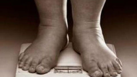 El ni&ntilde;o pesa m&aacute;s de 140 kilos
