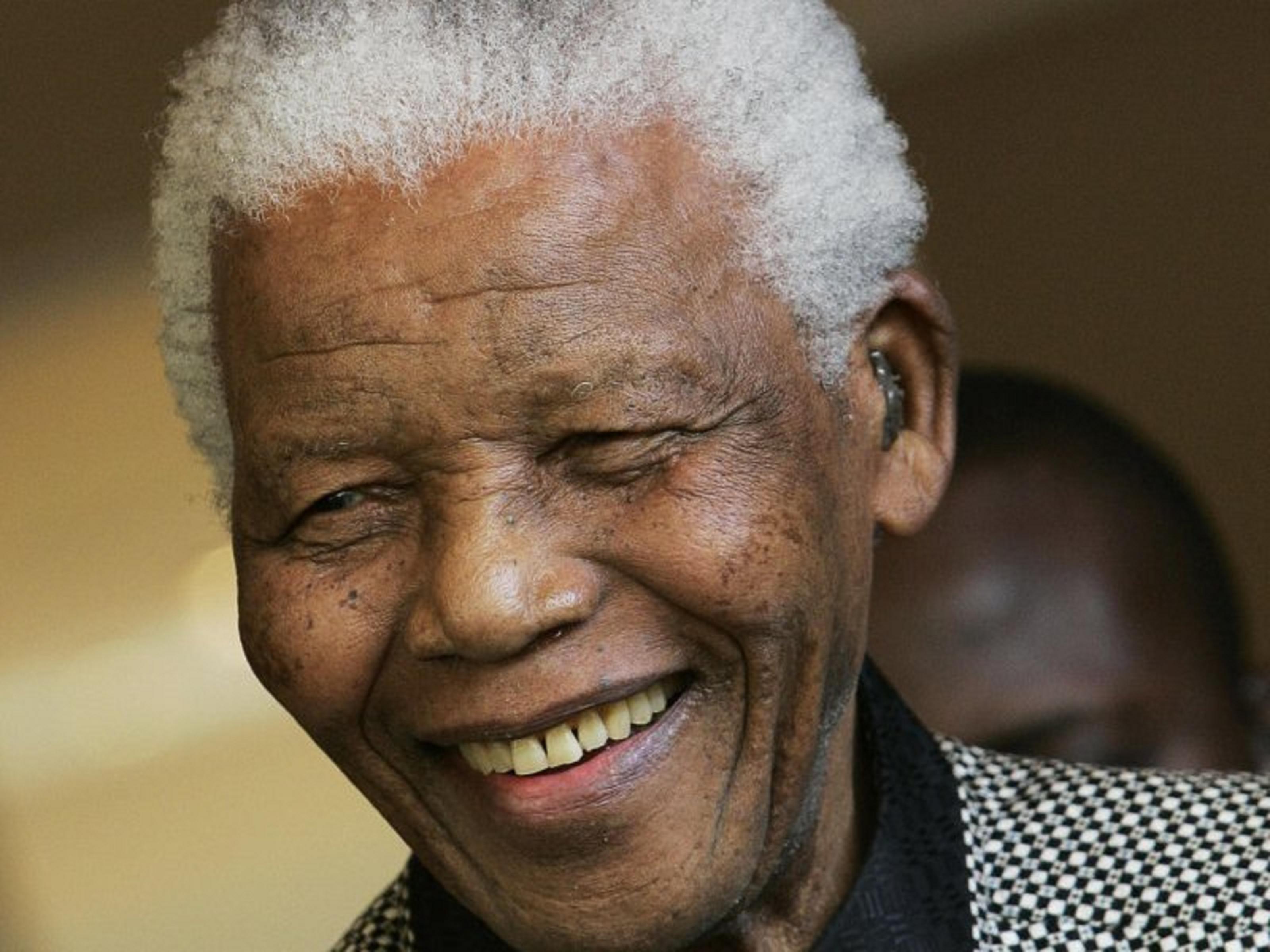 Paco Gámez: "Leclerc y Mandela fueron protagonistas del único desarme nuclear unilateral de la historia" Paco Gámez: "Leclerc y Mandela fueron protagonistas del único desarme nuclear unilateral de la historia"