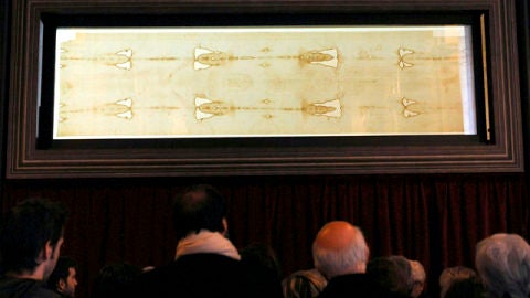 La S&aacute;bana Santa, expuesta en la Catedral de Tur&iacute;n