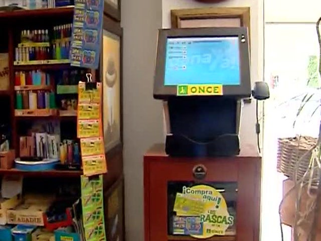 Cinco senadores del PP ganaron el Cuponazo con el número 155 el mismo día que aprobaron su aplicación en el Senado Cinco senadores del PP ganaron el Cuponazo con el número 155 el mismo día que aprobaron su aplicación en el Senado