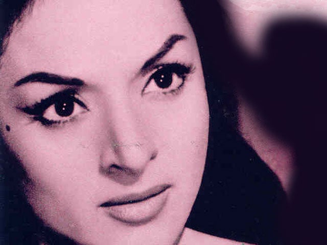 Discoforum: Hace diecinueve años que Lola Flores nos dejó Discoforum: Hace diecinueve años que Lola Flores nos dejó