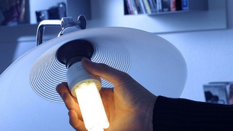 Cr&iacute;ticas a la subida de la luz