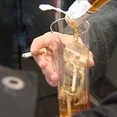 Los jóvenes y el botellón Los jóvenes y el botellón