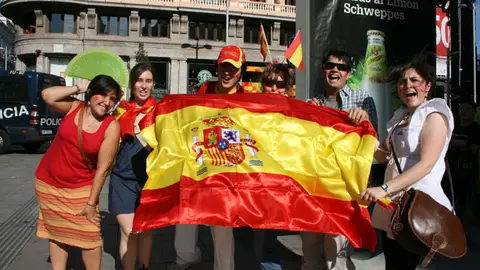 La bandera ondea con brío La bandera ondea con brío