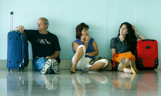 Rubén Amón: "Querido pasajero de Navidad, no olvides que las aerolíneas han vuelto a joderte las vacaciones" Rubén Amón: "Querido pasajero de Navidad, no olvides que las aerolíneas han vuelto a joderte las vacaciones"