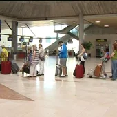 Los empresarios hoteleros hablan de catástrofe turística si la huelga se lleva a cabo y ya se plantean demandar a los controlado Los empresarios hoteleros hablan de catástrofe turística si la huelga se lleva a cabo y ya se plantean demandar a los controlado