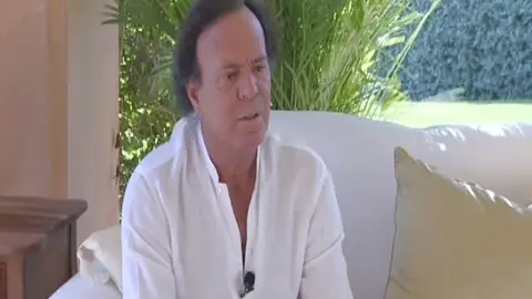 "Me siento en deuda con mis hijos mayores" "Me siento en deuda con mis hijos mayores"