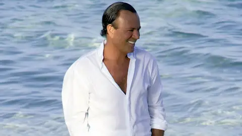 Julio Iglesias, uno de nuestros artistas más internacionales Julio Iglesias, uno de nuestros artistas más internacionales