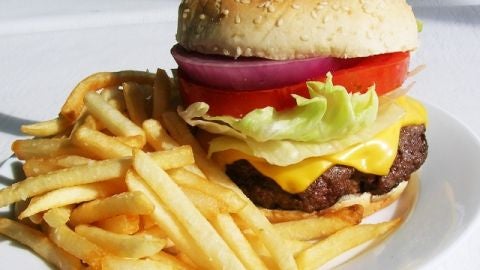 Hamburguesa con patatas