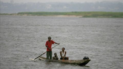 Al menos 90 muertos en un naufragio en el Congo