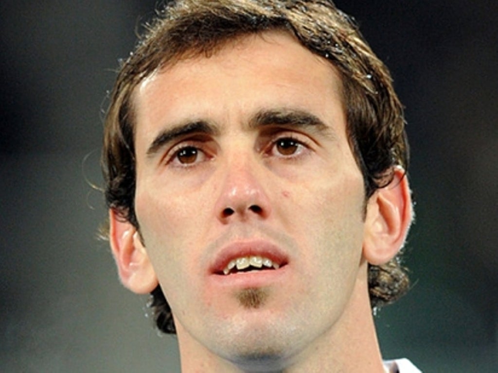 Godín se retira: El uruguayo jugó tres temporadas en el Villarreal CF Godín se retira: El uruguayo jugó tres temporadas en el Villarreal CF