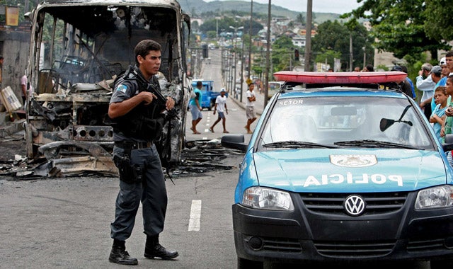 Se derrumba parte de un puente en Brasil Se derrumba parte de un puente en Brasil