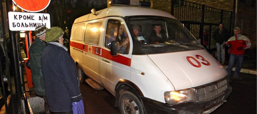 Una ambulancia sale del complejo hospitalario en Rusia Una ambulancia sale del complejo hospitalario en Rusia