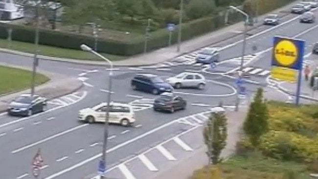 Un nuevo timo en las rotondas llega a España Un nuevo timo en las rotondas llega a España