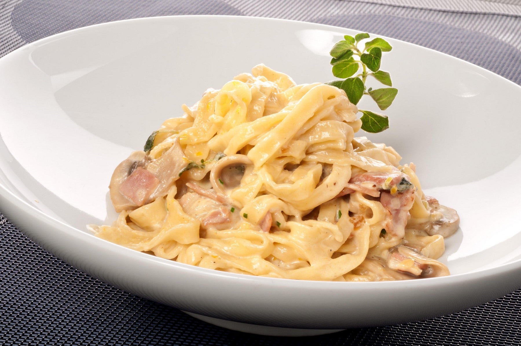 La uténtica carbonara italiana de Andrea Tumbarello La uténtica carbonara italiana de Andrea Tumbarello