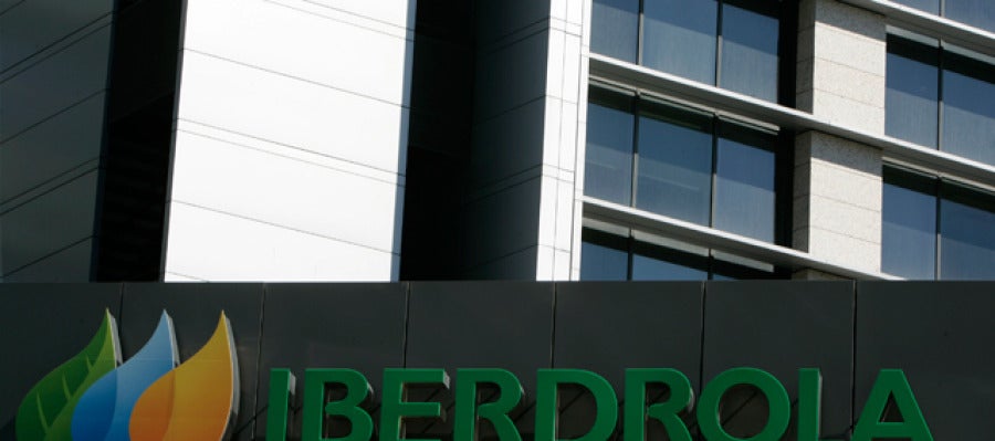 Fachada de un edificio de Iberdrola Fachada de un edificio de Iberdrola