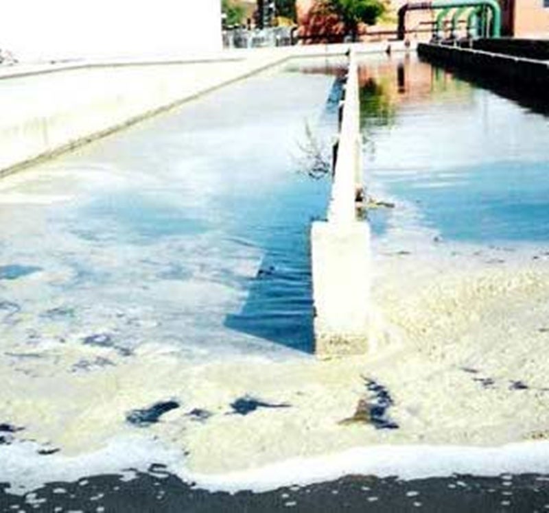 Arrojar toallitas al inodoro obstruye las depuradoras y tiene graves efectos contaminantes Arrojar toallitas al inodoro obstruye las depuradoras y tiene graves efectos contaminantes