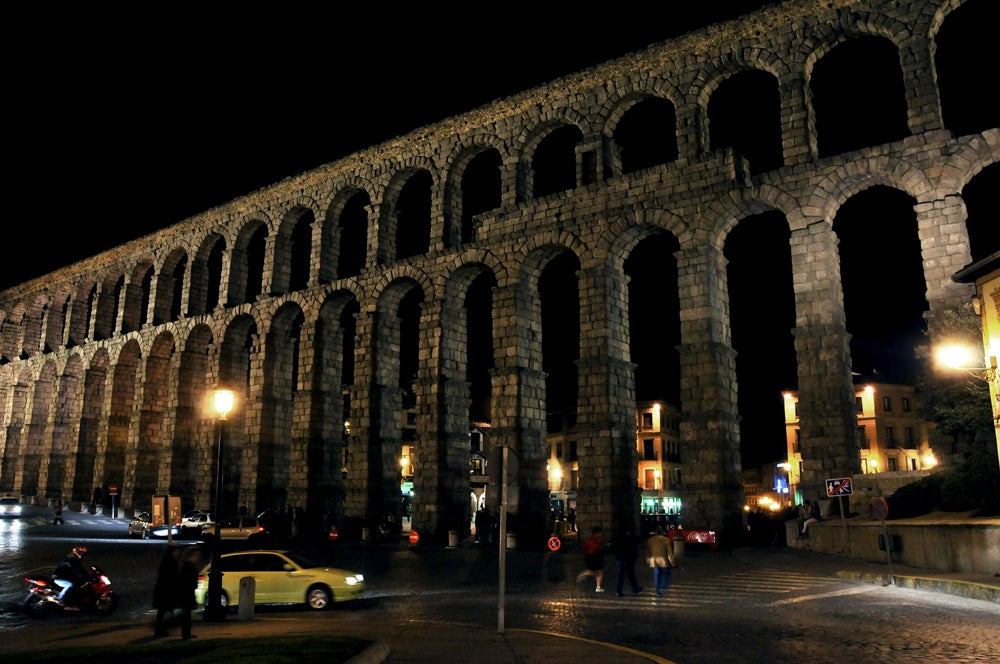 ¿Cómo se mueve Segovia de noche? ¿Cómo se mueve Segovia de noche?