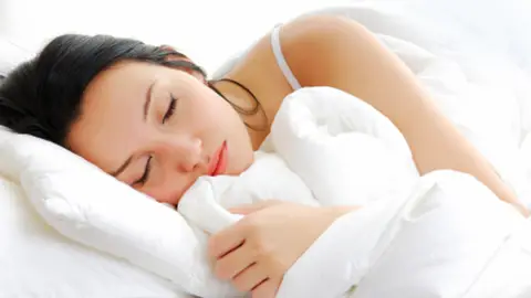 Para evitar molestias por el cambio horario, reajuste gradualmente sus horas de descanso Para evitar molestias por el cambio horario, reajuste gradualmente sus horas de descanso