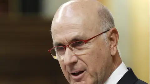 Duran Lleida dice que la decisión previsible en quien sabe que es un lastre para el PSOE Duran Lleida dice que la decisión previsible en quien sabe que es un lastre para el PSOE