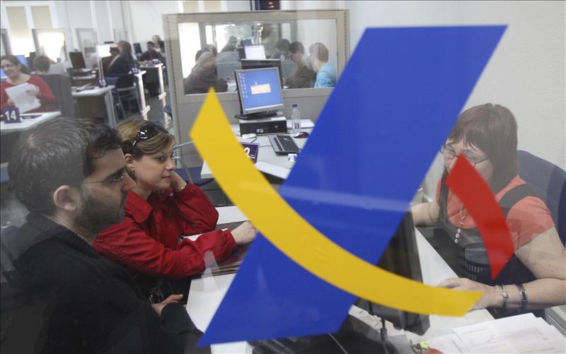 La Brújula de la economía: Hacienda abre un nuevo portal para hacer la declaración de la renta La Brújula de la economía: Hacienda abre un nuevo portal para hacer la declaración de la renta