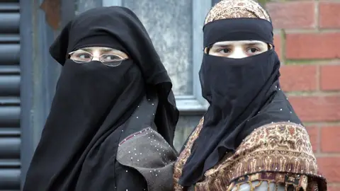 Mujeres con burka Mujeres con burka