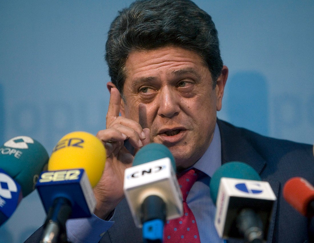 Trillo: "El Tribunal Constitucional ha ido hacia atrás diez años" Trillo: "El Tribunal Constitucional ha ido hacia atrás diez años"