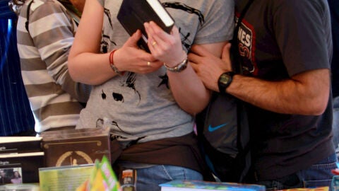 Una pareja en el D&iacute;a del Libro