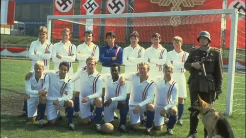 'Evasión o victoria', el fútbol como escapatoria 'Evasión o victoria', el fútbol como escapatoria