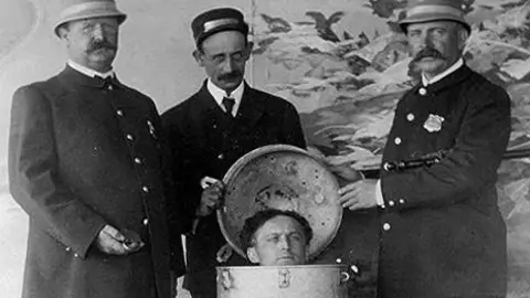 El mago ilusionista Houdini El mago ilusionista Houdini