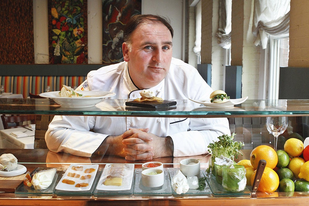 Trump tendrá que declarar en el litigio con el chef José Andrés escasos días antes de tomar posesión como presidente Trump tendrá que declarar en el litigio con el chef José Andrés escasos días antes de tomar posesión como presidente