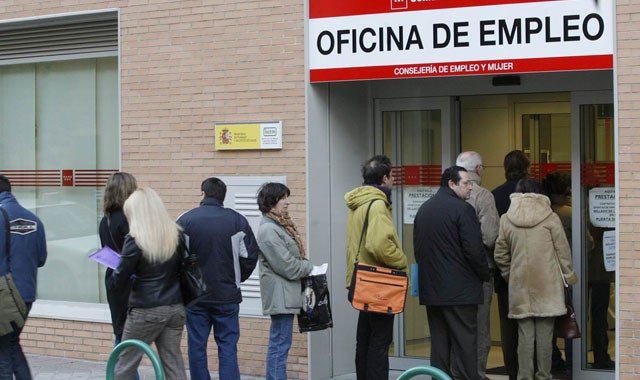 Tuits de actualidad: El paro baja en junio en 98.853 personas Tuits de actualidad: El paro baja en junio en 98.853 personas