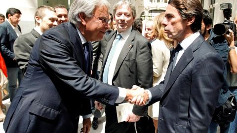Reencuentro entre Felipe Gonz&aacute;lez y Jos&eacute; Mar&iacute;a Aznar