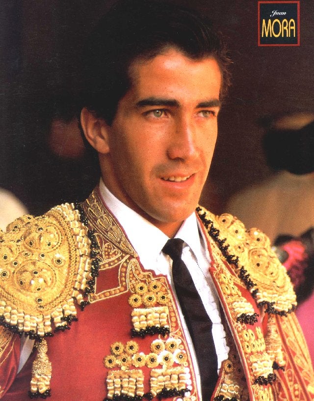 Aquí en la Onda. Navarra. Paco Cañamero, biógrafo de Juan Mora: "Juan sigue atesorando toda la grandeza de la tauromaquia". Aquí en la Onda. Navarra. Paco Cañamero, biógrafo de Juan Mora: "Juan sigue atesorando toda la grandeza de la tauromaquia".