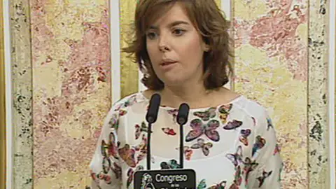 Soraya Sáenz de Santamaría tras la intervención de Zapatero Soraya Sáenz de Santamaría tras la intervención de Zapatero