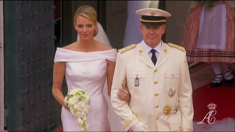 Charlene y Alberto a la salida de la ceremonia