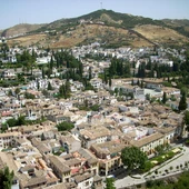 La ciudad palatina vigila Granada La ciudad palatina vigila Granada