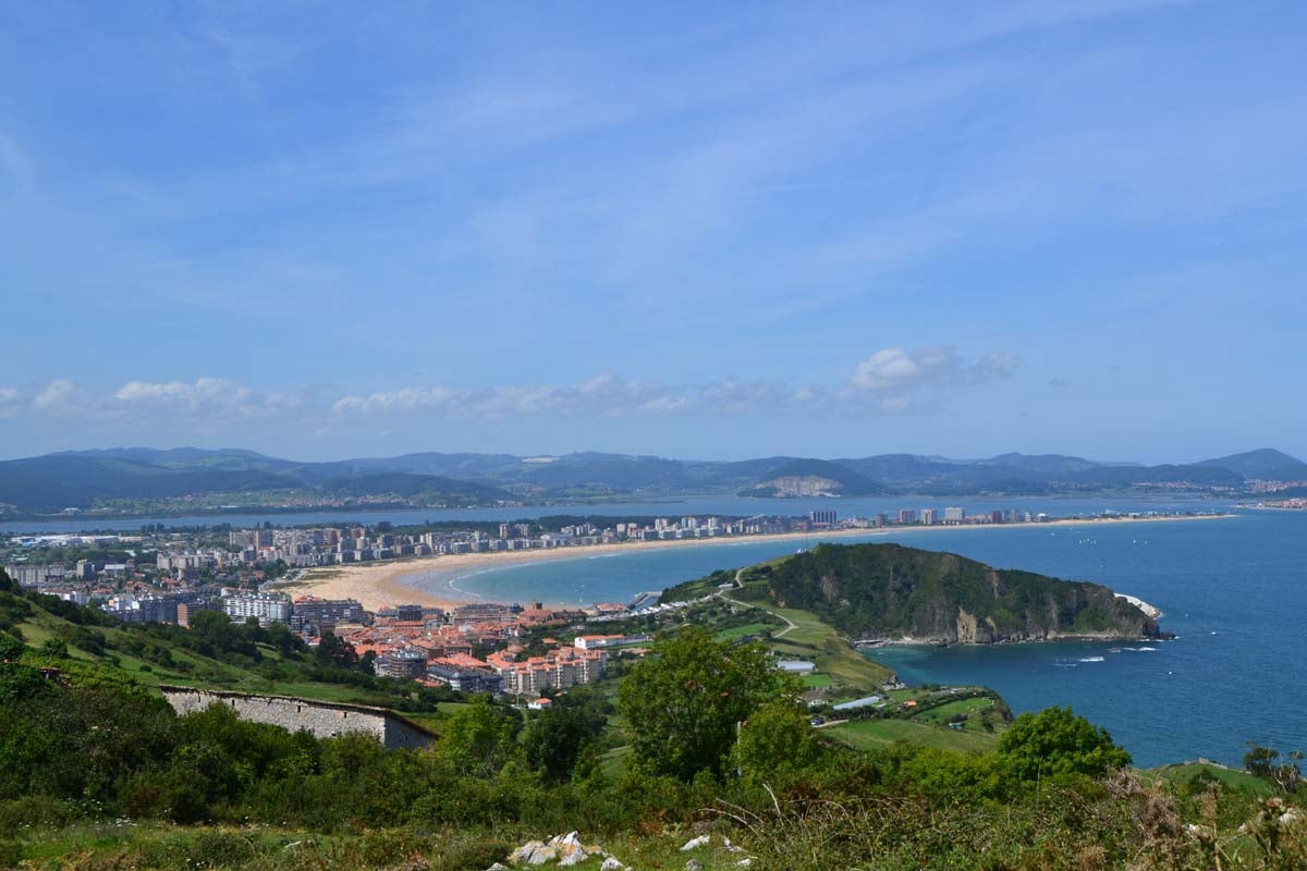 En libertad con cargos los dos detenidos por agresión sexual a dos jóvenes en Laredo En libertad con cargos los dos detenidos por agresión sexual a dos jóvenes en Laredo