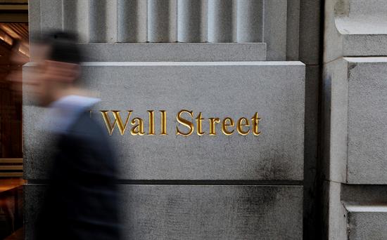 Wall Street cierra con fuertes ganancias y el Dow Jones sube un 2,27 % Wall Street cierra con fuertes ganancias y el Dow Jones sube un 2,27 %