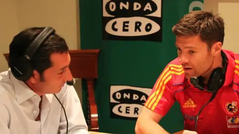 Ángel Rodríguez entrevista a Xabi Alonso Ángel Rodríguez entrevista a Xabi Alonso