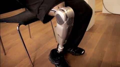 Crean una rodilla inteligente que predice el movimiento
