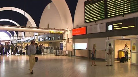 Los espa&ntilde;oles se quejan de retrasos y cancelaciones de vuelos