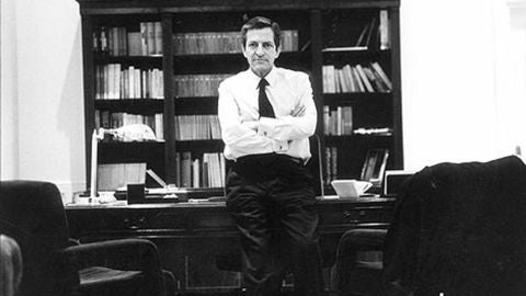 Adolfo Su&aacute;rez en su despacho