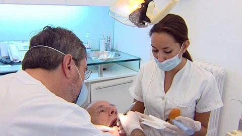 Un buen cepillado de dientes, indispensable para la salud bucal